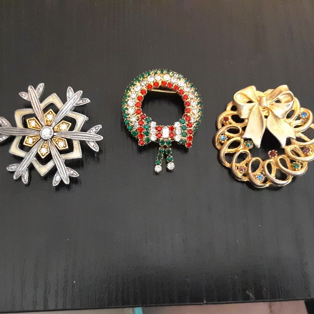 3 Vintage Christmas / Winter Pins ❄ BOGO50%